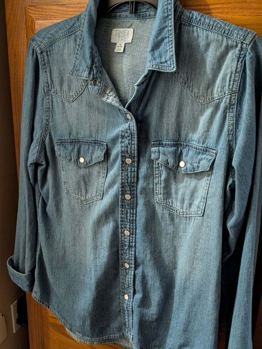Time and Tru Denim Shirt, Snap Front Closure, 2 Front Pockets, Med